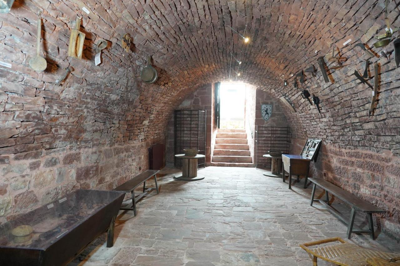 Chateau De Vassinhac Chambres D'Hotes Collonges La Rouge Exterior foto